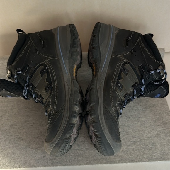 Keen Women’s,black,hiking,mid ankle boots,Waterproof,Size 7 - Picture 3 of 8